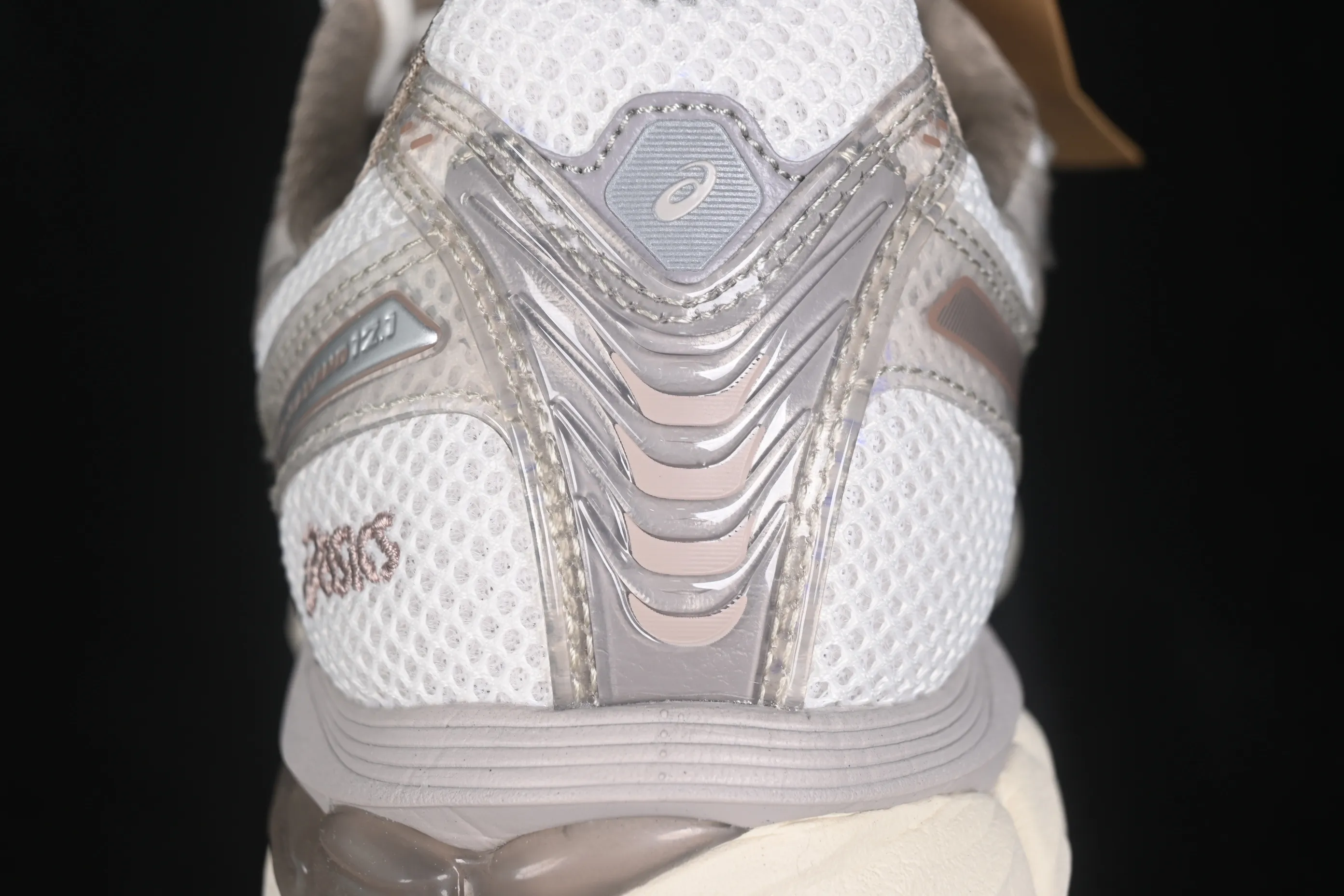 All categories Asics ASICS series Asics Gel-Nimbus 12.1 C version pure original Asics Gel-Nimbus 12.1 ASICS retro breathable casual shoes cushioning men's wear-resistant running shoes 1203B144-100